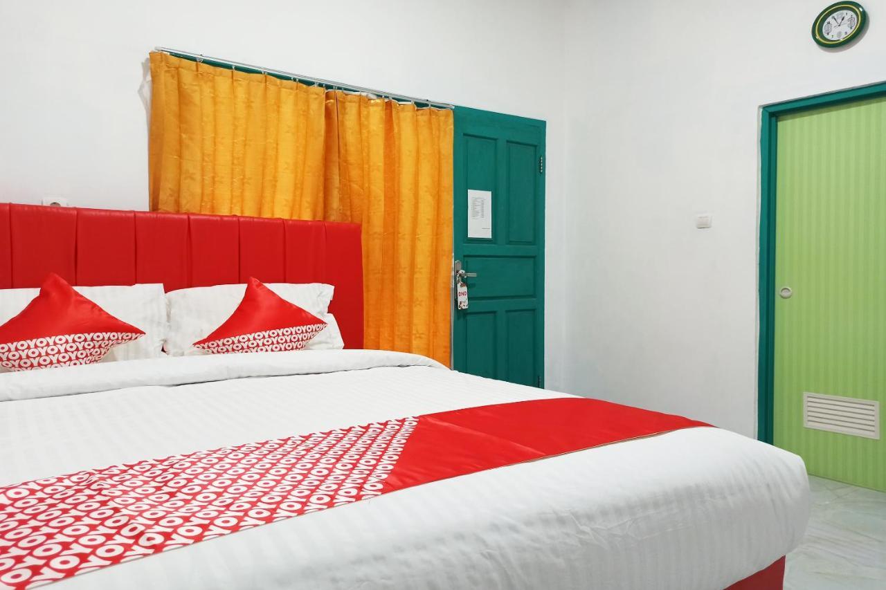 Oyo 2611 Hotel Krui Syariah Eksteriør billede