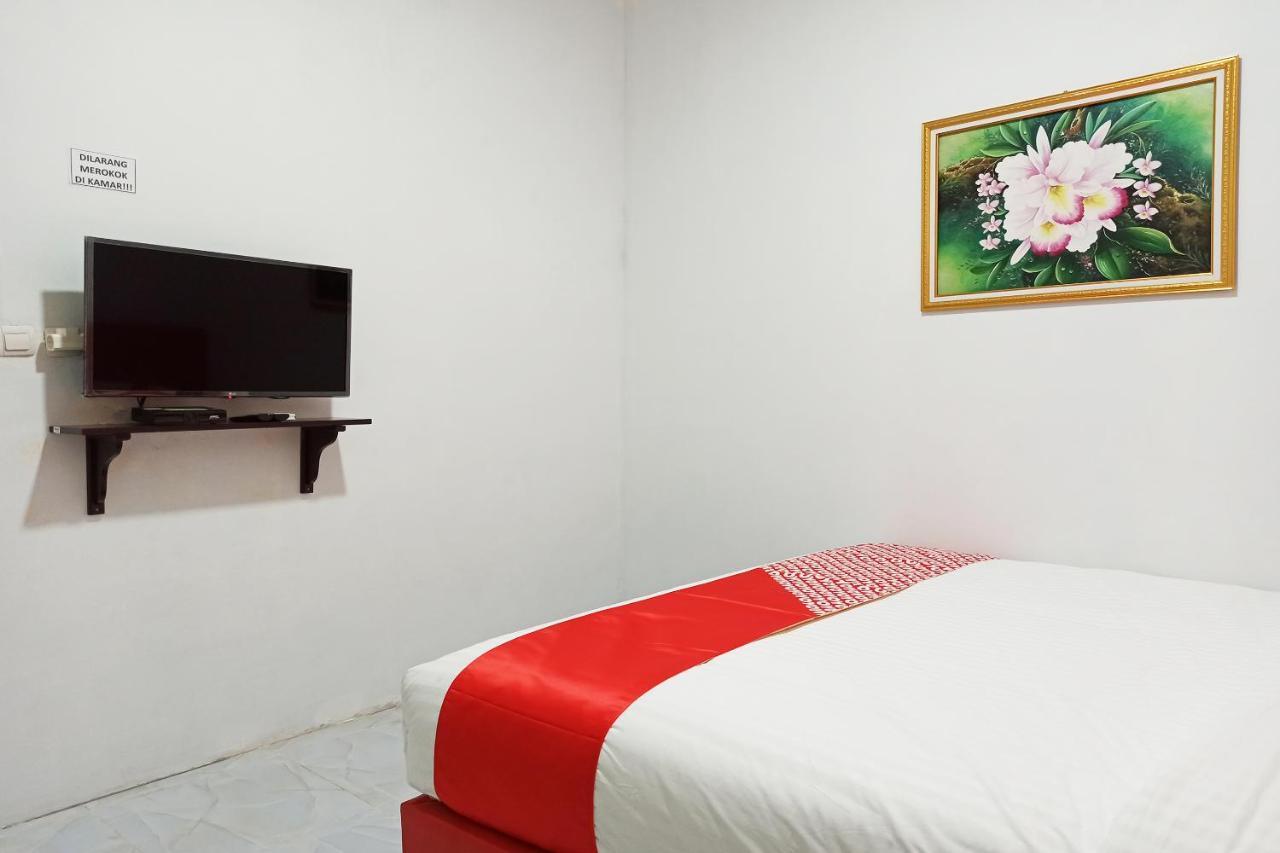 Oyo 2611 Hotel Krui Syariah Eksteriør billede